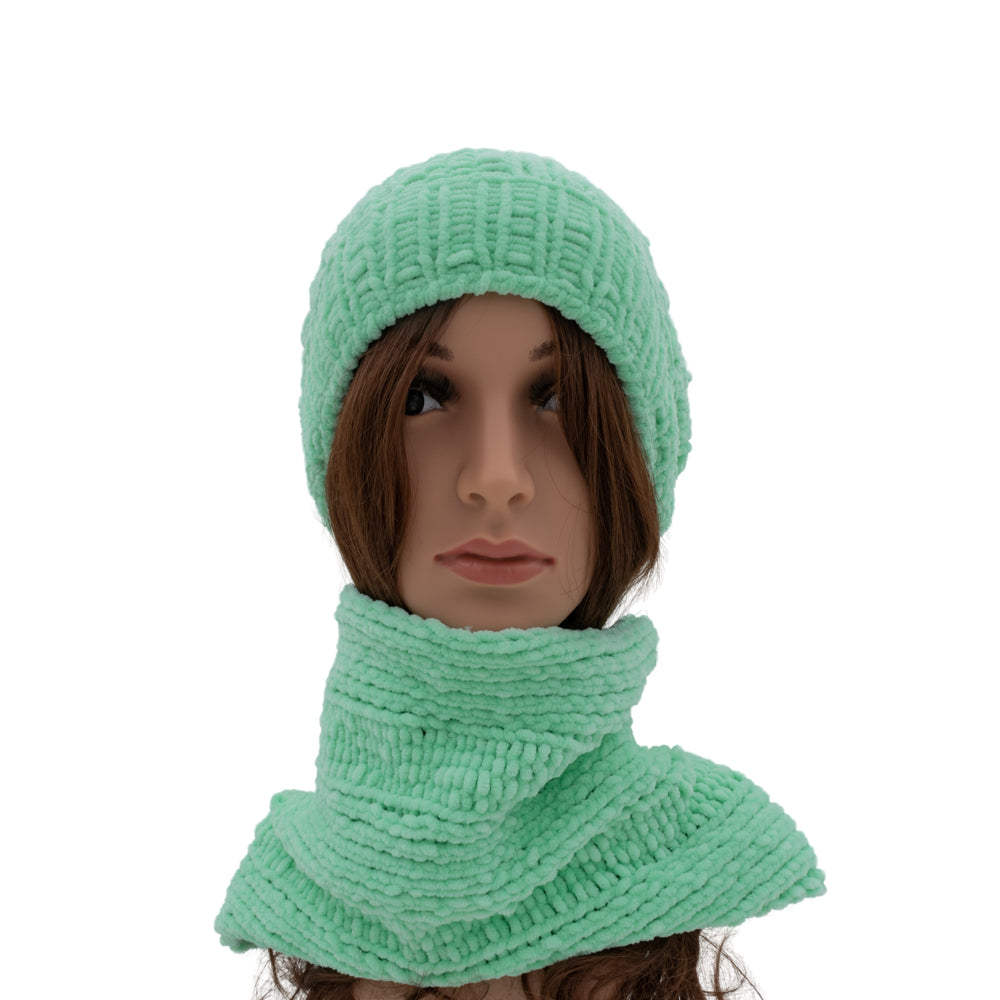 Velvety Soft Beanie & Neck Warmer Set | Green