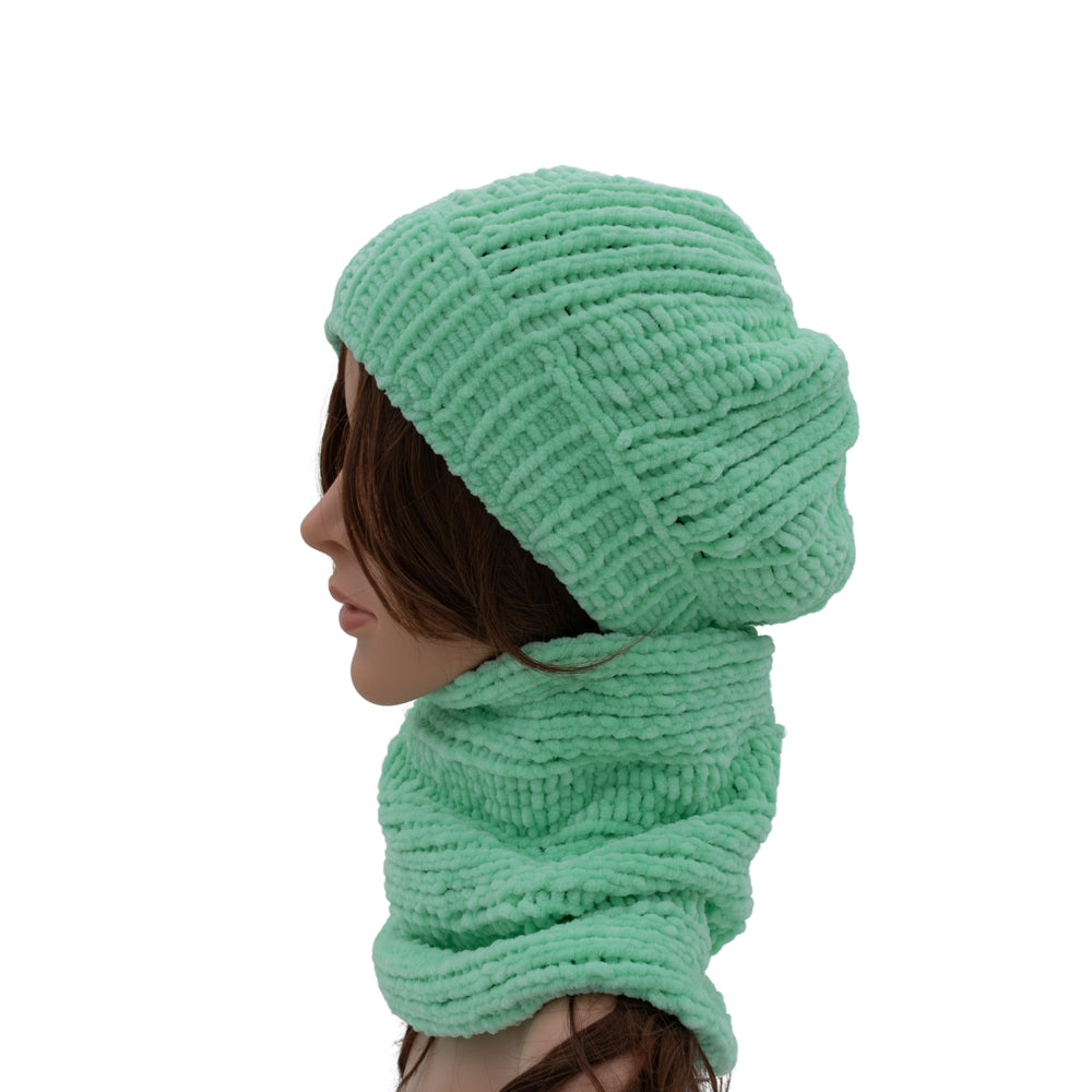 Velvety Soft Beanie & Neck Warmer Set | Green